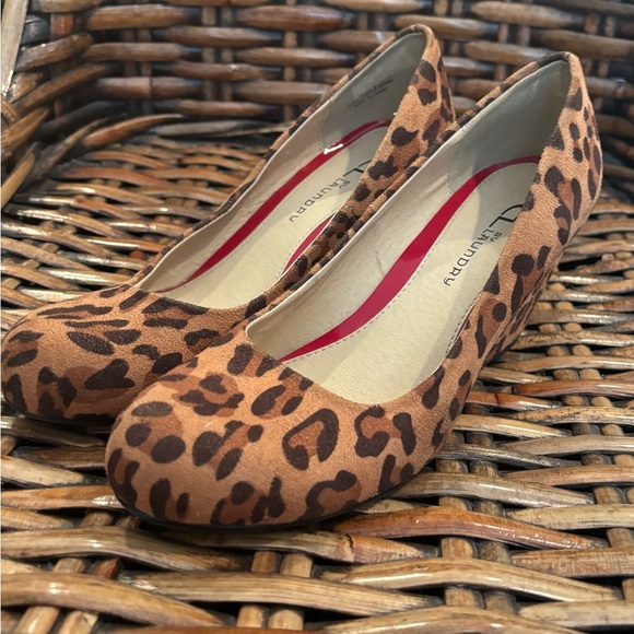 Chinese Laundry Round Toe Leopard
Wedges Heels Women Size 7.5 - Picture 5 of 11